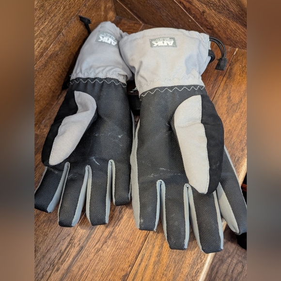 Kombi Black and DROP Gray Winter Gloves Lot FitS XL Youth Or Adult S - Picture 8 of 14